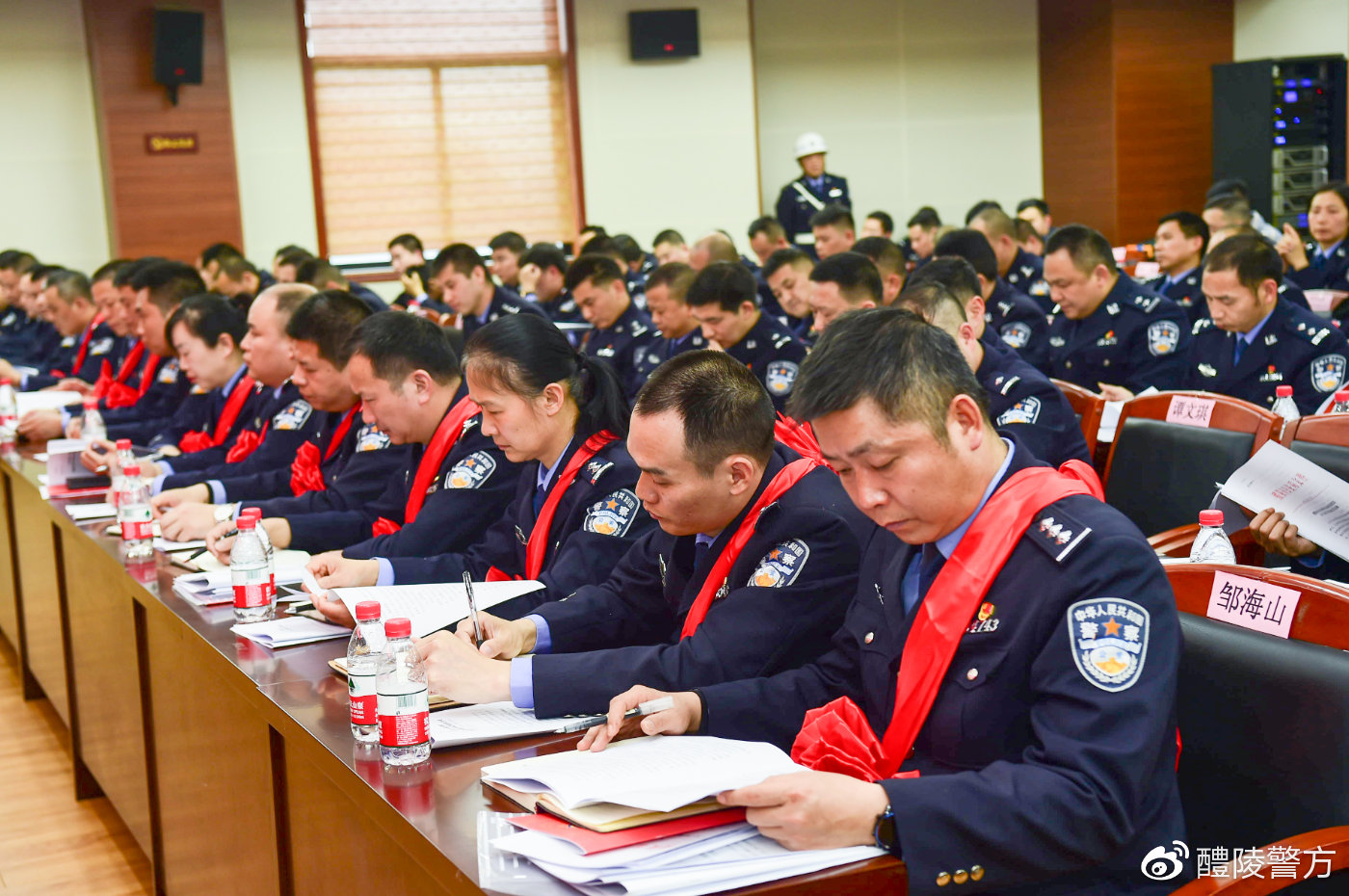 让固执流亡丶 第4页